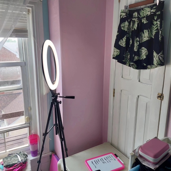 โน๏ธ About Lucky Lotus & Co. - Picture 4 of 10